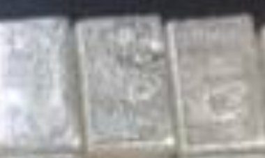 चेकिंग में मिली चांदी :  रात्रि चेकिंग के दौरान प्रकाश के पास 1.5 किलो चांदी की सिल्ली बरामद