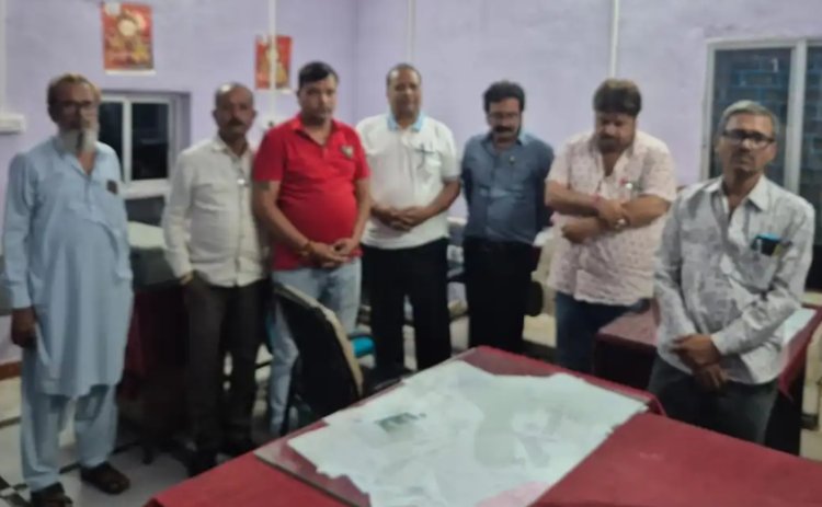 पुलिस की दबिश : रतलाम के संभ्रांत परिवार के लोग जावरा में जुआ खेलते हुए गिरफ्तार