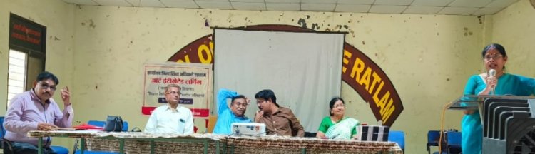 शिक्षा सरोकार : कला, संगीत, पोस्टर,  मूर्ति निर्माण, नृत्य, नाटक, के माध्यम से विषय को रूचिपूर्वक बनाने का सीख रहे हैं सबक