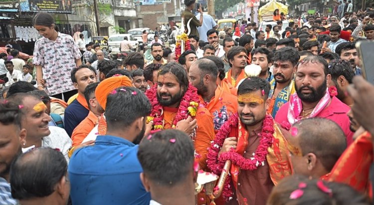 धर्म संस्कृति : धार्मिक हर्षोल्लाह और उमंग के साथ निकली निष्ठा कावड़ यात्रा