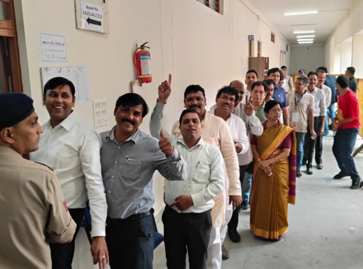 चुनाव हलचल : भारतीय रेडक्रास सोसायटी के 10 सदस्यों के  निर्वाचन के लिए मतदान शुरू