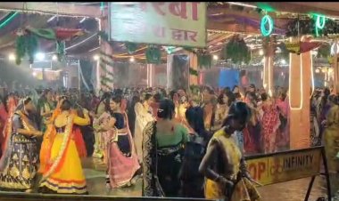 ऐसी दीवानगी : माता की भक्ति का रास, तेज बारिश का भी नहीं हुआ अहसास