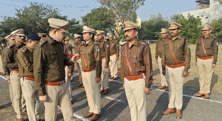 पुलिस कर्मियों की सुनी व्यथा : समस्याओं के समाधान में किसी भी प्रकार की लापरवाही बर्दाश्त नहीं
