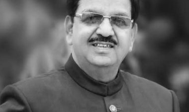 संस्मरण : कह 'काका' कविराय बने बमचक से 'धमचक'