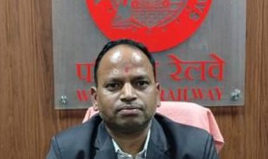 जनसंपर्क अधिकारी-इंदौर का पदभार ग्रहण किया मुकेश कुमार ने