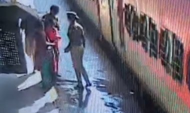 रेलयात्री सरोकार : रेलवे सुरक्षा बल की सूझबूझ एवं साहस से बची एक महिला यात्री की जान