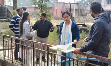 कलेक्टर ने किया मोरवनी फिल्टर प्लांट का निरीक्षण, लैब टेक्नीशियन के पास नहीं मिली आवश्यक सामग्री, लापरवाही हुई उजागर