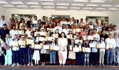 उपलब्धि सरोकार : जिले से चयनित 32 प्रतिभाशालियों का किया कलेक्टर ने सम्मान