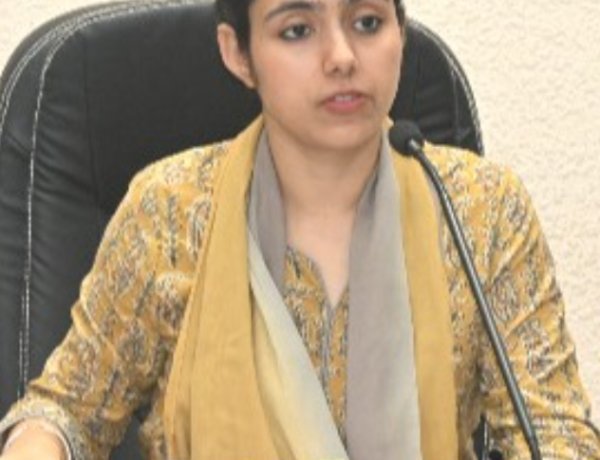 कलेक्टर की कार्रवाई : नायब तहसीलदार न्यायालय प्रवाचकों की दो- दो वेतनवृद्धि रोकी