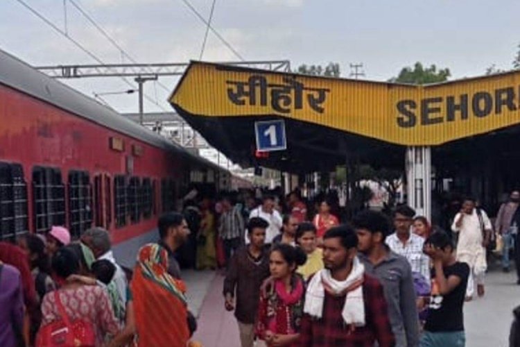 रेलयात्री सरोकार : महाशिवरात्रि मेला को लेकर सीहोर रेलवे स्टेशन पर 21 जोड़ी ट्रेनों का अस्‍थाई ठहराव 