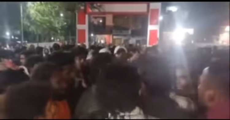 चलती ट्रेन में ऐसा : हिंदू महिलाओं ने छेड़खानी का विरोध किया तो रतलाम से चढ़े मुस्लिम युवकों ने पीटा