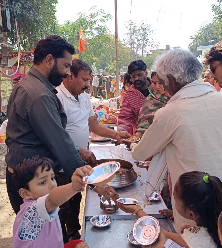 धर्म संस्कृति : श्री वैद्यनाथ महादेव मंदिर पर हुआ फलाहारी भंडारा