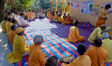 धर्म संस्कृति : गृह यज्ञ अभियान के तहत बीस घरों पर समाज बंधुओं के घर हुआ गायत्री यज्ञ