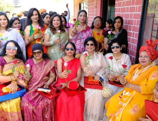 सामाजिक सरोकार : देश के कई शहरों के विभिन्न क्षेत्रों में कार्य कर रही पूर्व छात्राओं का किया सम्मान