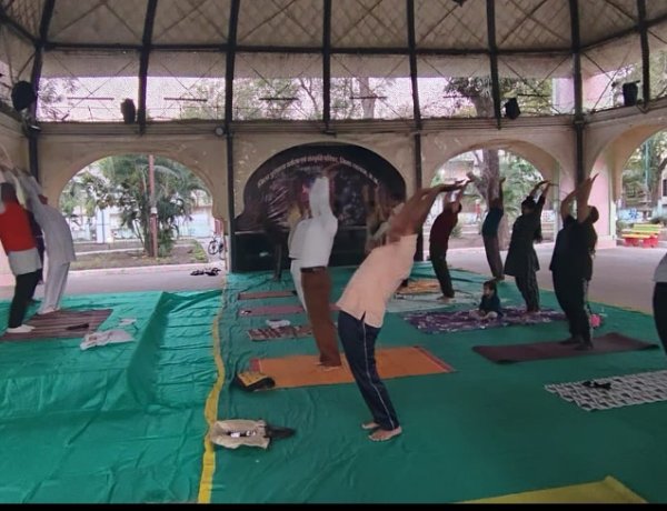 सेहत सरोकार : गुलाब चक्कर में 11 दिवसीय योग शिविर शुरू