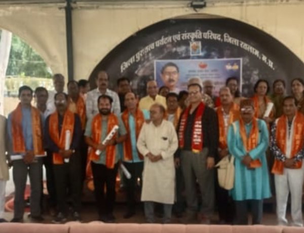 साहित्य सरोकार : मालवी - निमाड़ी में हमारी आत्मा बसती : डॉ.चांदनीवाला