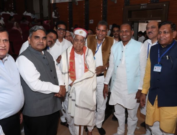 सामाजिक सरोकार : जैन दिवाकर जी के आचारो और विचारों से संघठन को गढ़ने का काम करें : केबिनेट मंत्री गौतम दक