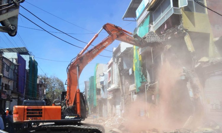 निगम की कार्रवाई : स्वयं द्वारा अतिक्रमण हटाने की समय सीमा खत्म, नगर निगम करेगा अब 15000 प्रति घंटे के हिसाब से वसूली