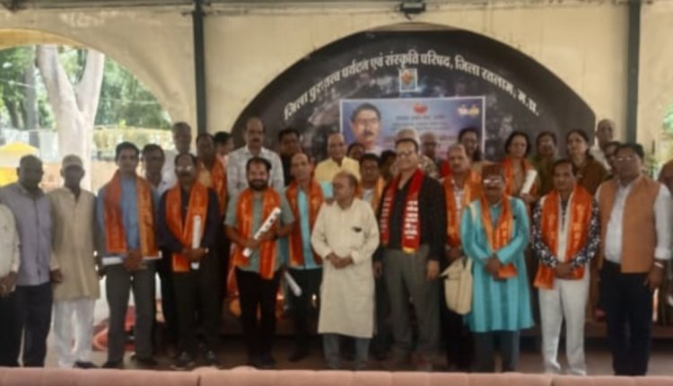 साहित्य सरोकार : मालवी - निमाड़ी में हमारी आत्मा बसती : डॉ.चांदनीवाला