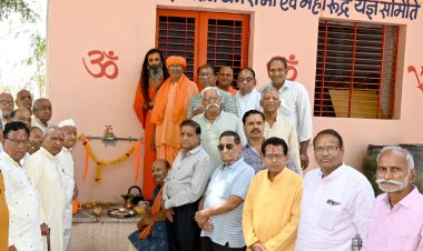 सामाजिक सरोकार : स्व. पं.मोतीलाल दवे की स्मृति में वॉटर कूलर भेंट