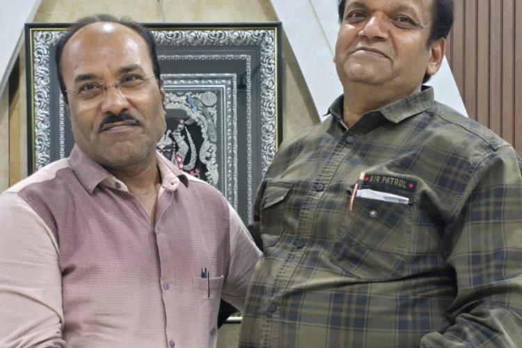 ईमानदारी और आत्मिक संतोष की मिसाल : 33 वर्ष बाद लौटाई मिली हुई राशि