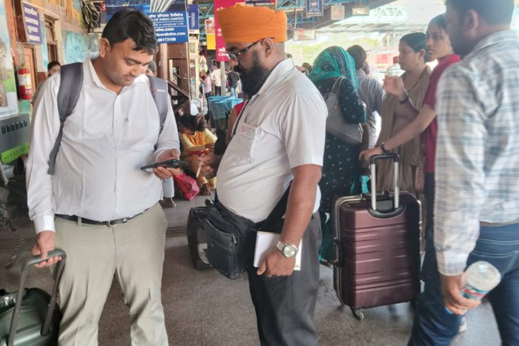 टिकट चेकिंग : रतलाम मंडल ने एक दिन में 16.56 लाख रुपये का राजस्व अर्जित कर बनाया नया रिकॉर्ड