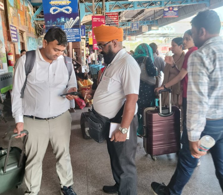 टिकट चेकिंग : रतलाम मंडल ने एक दिन में 16.56 लाख रुपये का राजस्व अर्जित कर बनाया नया रिकॉर्ड