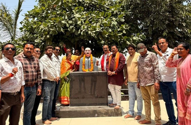 पं.उपाध्याय और डॉ. मुखर्जी की प्रतिमा पर माल्यार्पण किया नवनियुक्त आरडीए उपाध्यक्ष सोनी ने