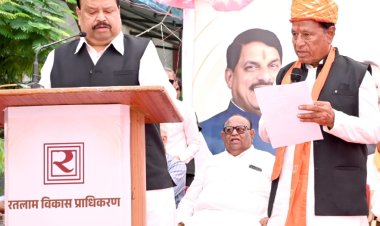 आरडीए का पद ग्रहण : 10: 29 पर ली शपथ, 12:06 पर पदभार ग्रहण किया आरडीए अध्यक्ष मनोहर पोरवाल और टीम ने