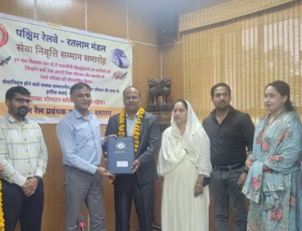 सेवानिवृत्ति पर सम्मानित हुए शेख इरफान अहमद