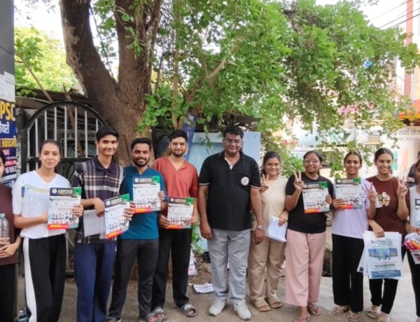 नीट विद्यार्थियों के खिले चेहरे बयां कर रहे थे परीक्षा रही आसान