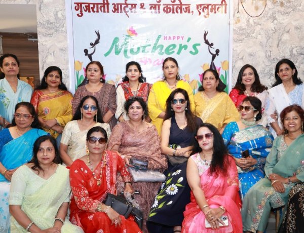 माँ वो है जो टूटे हुए मन और शर्ट के टूटे बटन दोनो को जोड़ देती है 