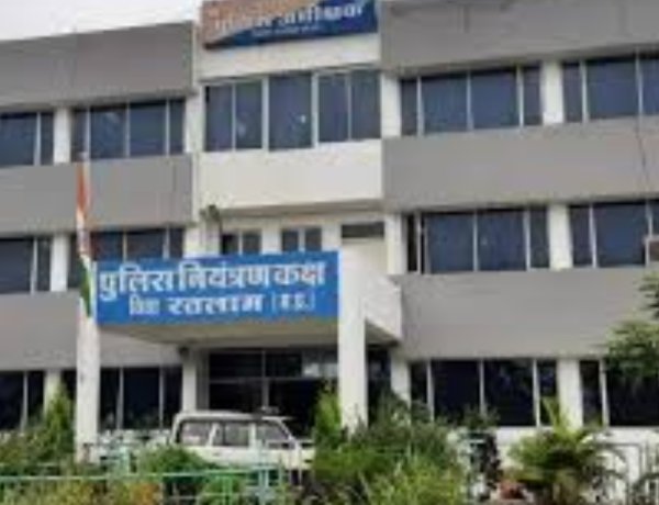 रतलाम पुलिस अधीक्षक ने 4 थानों के बदले प्रभारी