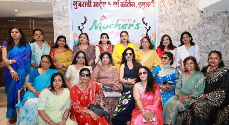 माँ वो है जो टूटे हुए मन और शर्ट के टूटे बटन दोनो को जोड़ देती है 