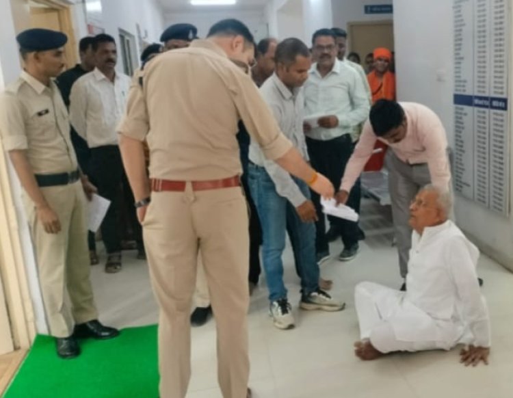 ...तो फिर प्रदेश के पूर्व गृह मंत्री को रतलाम में पुलिस अधीक्षक कार्यालय में चेंबर के बाहर बैठना पड़ा जमीन पर