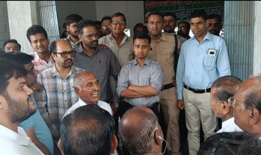 मंडी शुल्क वृद्धि के विरोध में रतलाम कृषि उपज मंडी पूर्णतः बंद