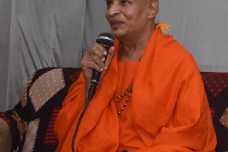 साहित्य सरोकार : हमारे चरित्र को संवरता है साहित्य