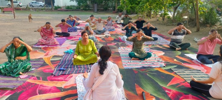सेहत सरोकार :  “स्वस्थ वृद्धावस्था के लिए योग” के तहत योग शिविर