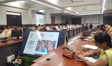 कलेक्ट्रेट में बैठक: 'मिशन मुस्कान' की समीक्षा में सामने आई शिक्षा विभाग की सुस्ती