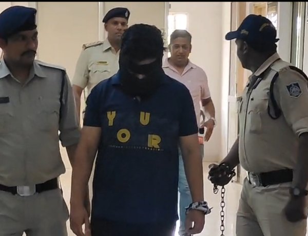 कर लिया वफादारी का सौदा : व्हाट्सएप पर आया 'OK' और हो गई 40 लाख की लूट, पुलिस ने 24 घंटे में किया सनसनीखेज खुलासा
