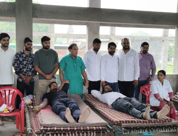 सामाजिक सरोकार : मूसलाधार बारिश के बीच ताल एवं आस- पास के ग्रामीण लोगों ने दिखाया सेवा का जज़्बा, रक्तदान कर दी मानवता की मिसाल