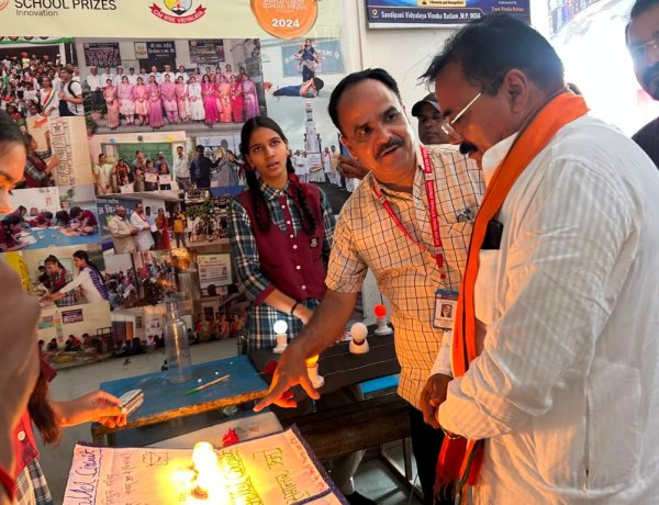 विज्ञान, गणित, कला एवं भाषा प्रदर्शनी में विद्यार्थी ने किया प्रतिभा का प्रदर्शन
