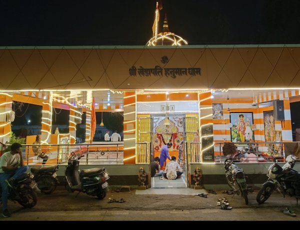 भक्ति और आस्था का संगम: श्री खेड़ापति हनुमान मंदिर में गुरु पूर्णिमा पर शुरू हुआ भव्य श्रावण महोत्सव