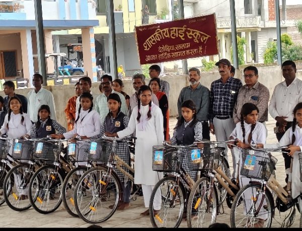 शासकीय हाई स्कूल दंतोडिया में सांस्कृतिक कार्यक्रमों के साथ गुरु-शिष्य परंपरा का हुआ सम्मान