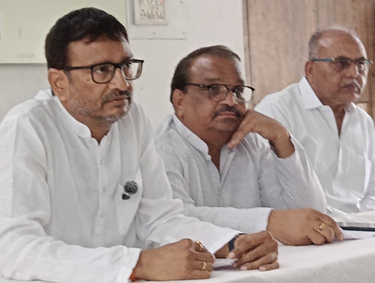 सीएम जवाब दें या पद छोड़ें: युवाओं, किसानों और उज्जैन भूमि विवाद पर कांग्रेस का प्रदेशव्यापी आंदोलन
