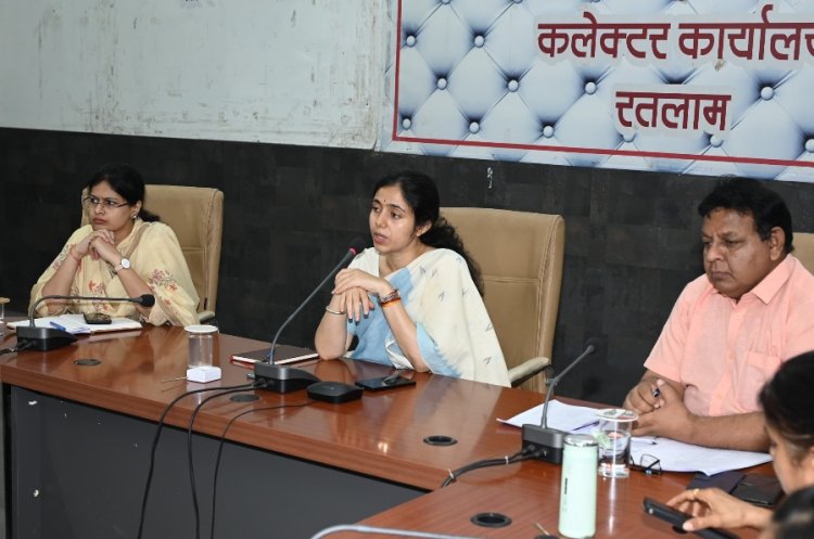 कलेक्टर का कड़ा रुख : सीएम हेल्पलाइन की शिकायतों का बंद कमरों में नहीं, धरातल पर संतुष्टिपूर्वक करें निराकरण