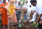 सामाजिक सरोकार : पद्मश्री महेश शर्मा और संतों की मौजूदगी में रोपी त्रिवेणी