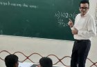 रतलाम कलेक्टर ने ब्लैकबोर्ड पर खुद संभाली 'चॉक', और डस्टर, बच्चों को सिखाए गणित के आसान सूत्र