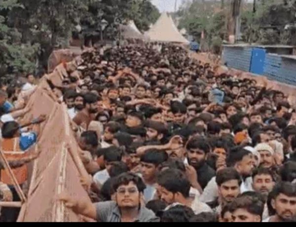 श्री नागचंद्रेश्वर मंदिर परिसर में करंट की अफवाह से मची भगदड़