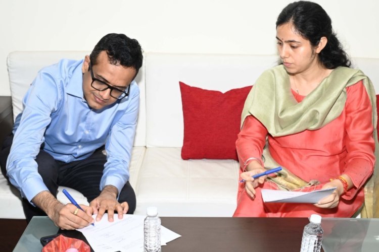 नवागत कलेक्टर अजय कटेसरिया ने किया पदभार ग्रहण